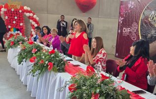 Festejan en Acolman el Día de San Valentín con 71 bodas comunitarias