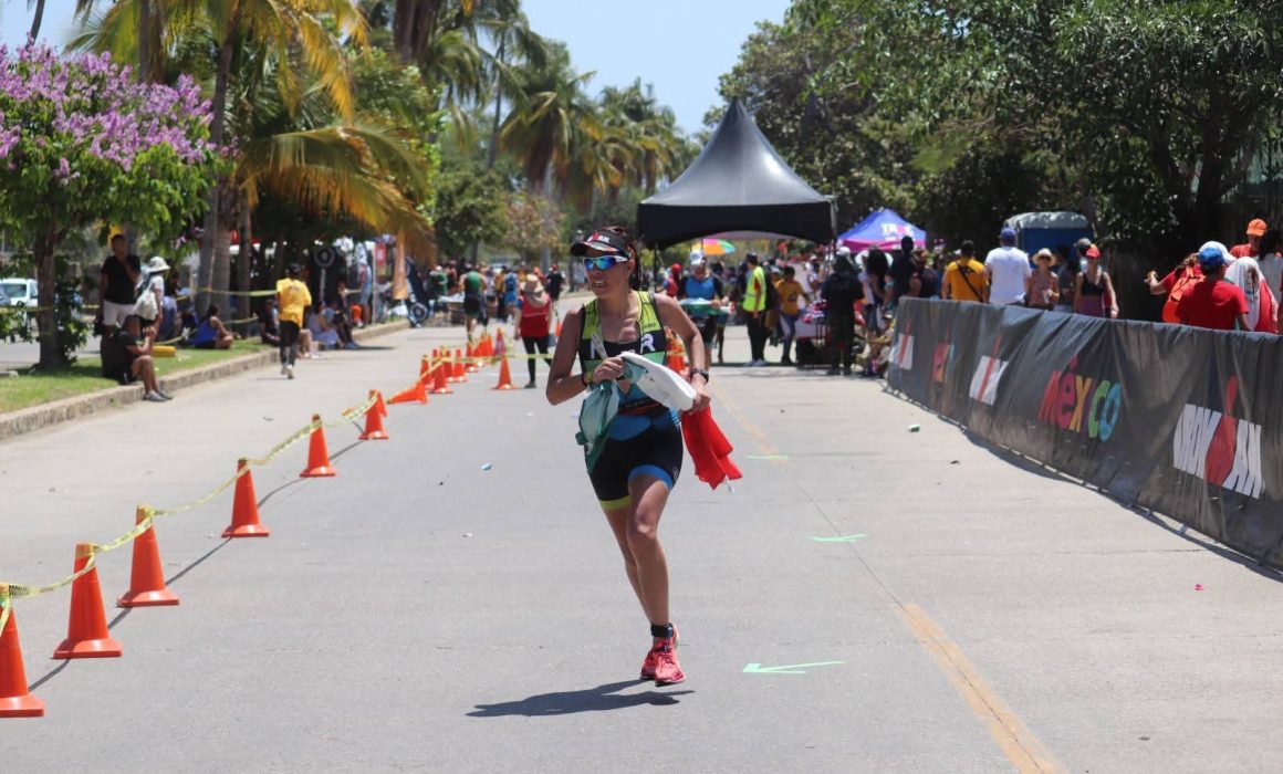 Forja Karla Munguía Vélez su camino de triatleta con disciplina