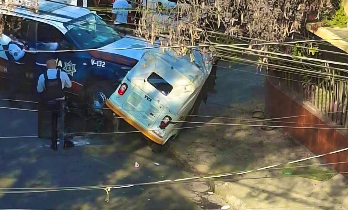 Impacta patrulla a mototaxi y deja un muerto en Nezahualcóyotl