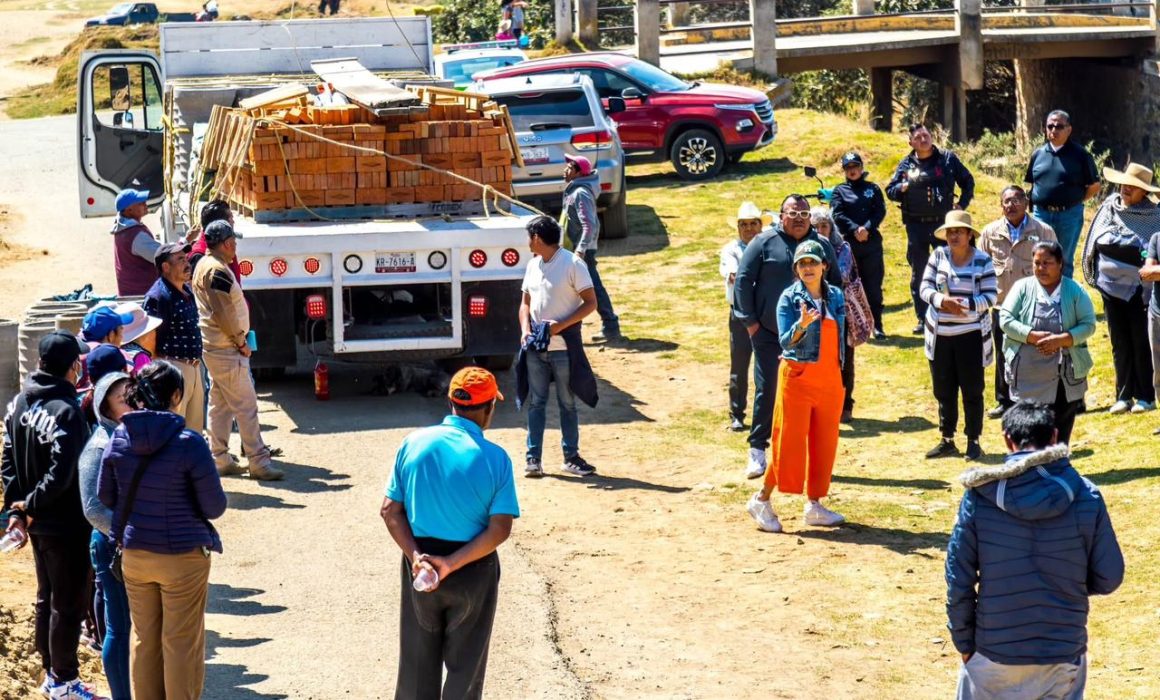 Impulsa Erika Olea rehabilitación del sistema de drenaje en Tlacuitlapa