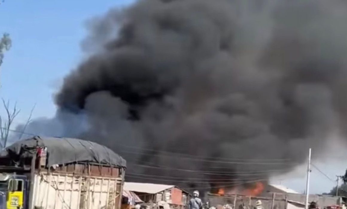 Incendio en recicladora de PET en Tultitlán