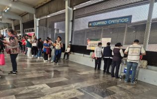 Instalan módulos de vacunación en estaciones del Mexibús