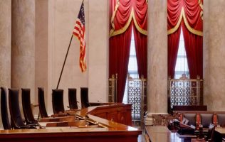 Invalida Corte Suprema de EU aranceles globales impuestos por Trump