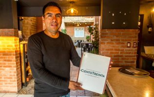 Invitan autoridades de Tianguistenco a consumir local el 14 de febrero