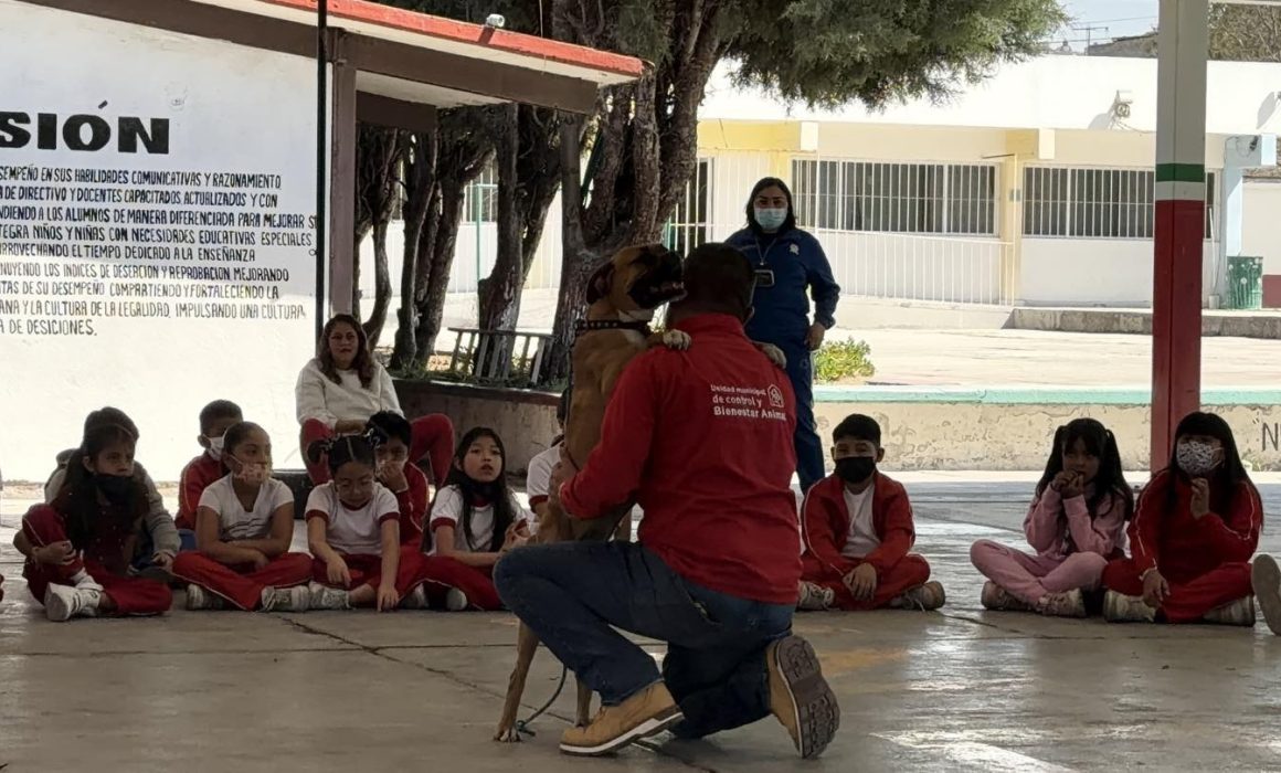 Llegan a escuelas de Coacalco pláticas sobre la responsabilidad animal