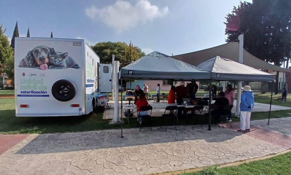 Llevan en Metepec servicios veterinarios a colonias con unidad móvil
