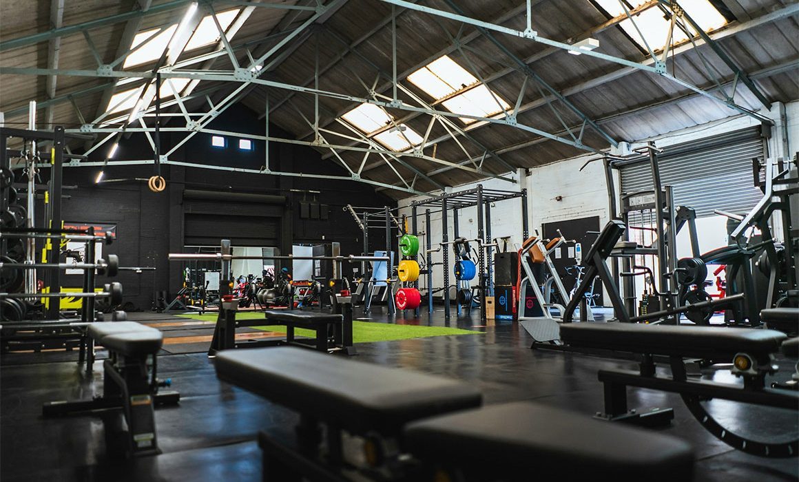 Muere fisicoculturista de 22 años durante su entrenamiento en gimnasio