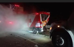 Muere paramédico tras choque e incendio de ambulancia en Arco Norte