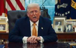 Ordena Trump desclasificar archivos de fenómenos aéreos no identificados