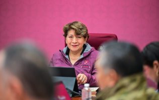 Recibe Delfina Gómez a nuevo Comandante de la Región Naval Central