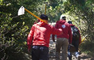 Reconocen labor de brigadistas que controlaron un incendio en Jilotzingo