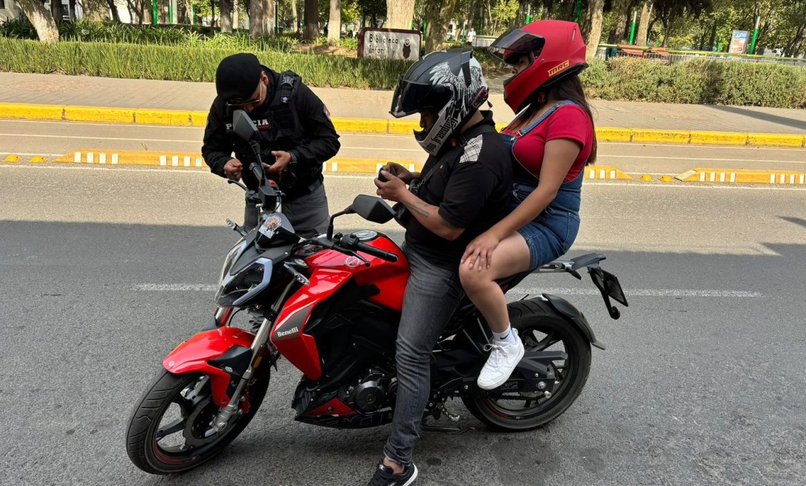 Refuerza Toluca campaña de cascos ante alza de accidentes en moto