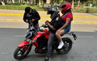 Refuerza Toluca campaña de cascos ante alza de accidentes en moto