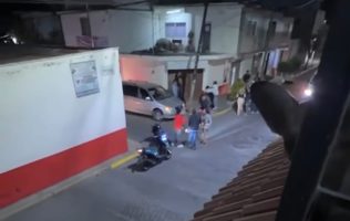 Registran violenta riña hoy en antro clandestino del centro de Chalco