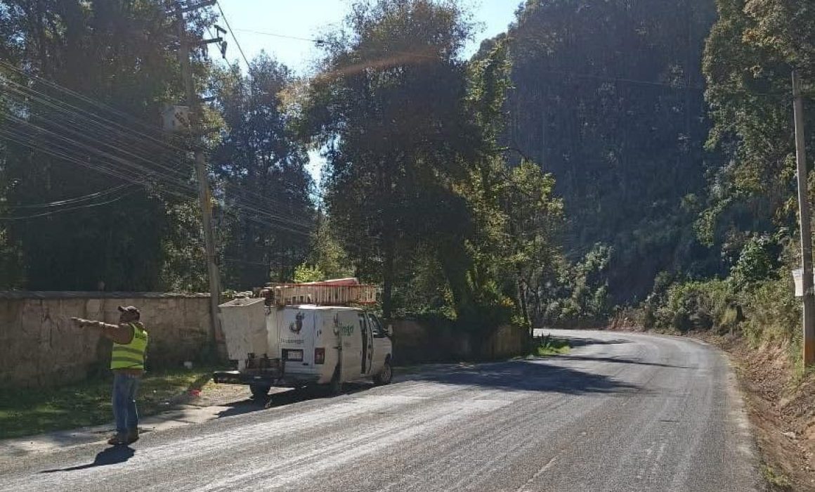 Rehabilitan alumbrado público en Mazatla, Jilotzingo