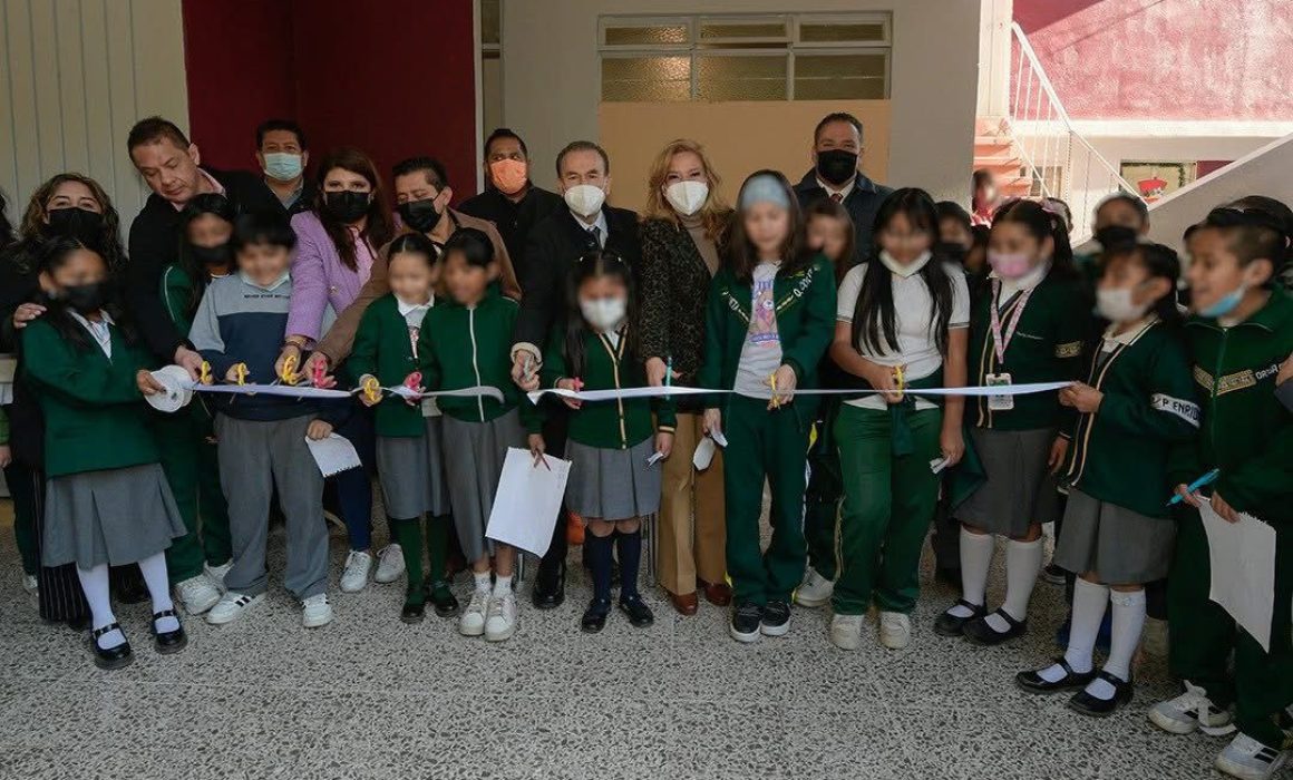Rehabilitan núcleo sanitario en primaria de Atizapán