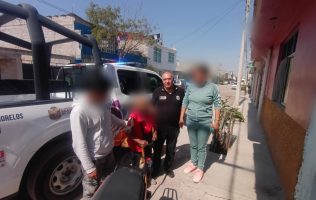 Rescata Policía de Ecatepec a adulta mayor extraviada y la lleva a Atenco