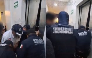 Rescatan a 7 personas atrapadas en elevador de Nezahualcóyotl