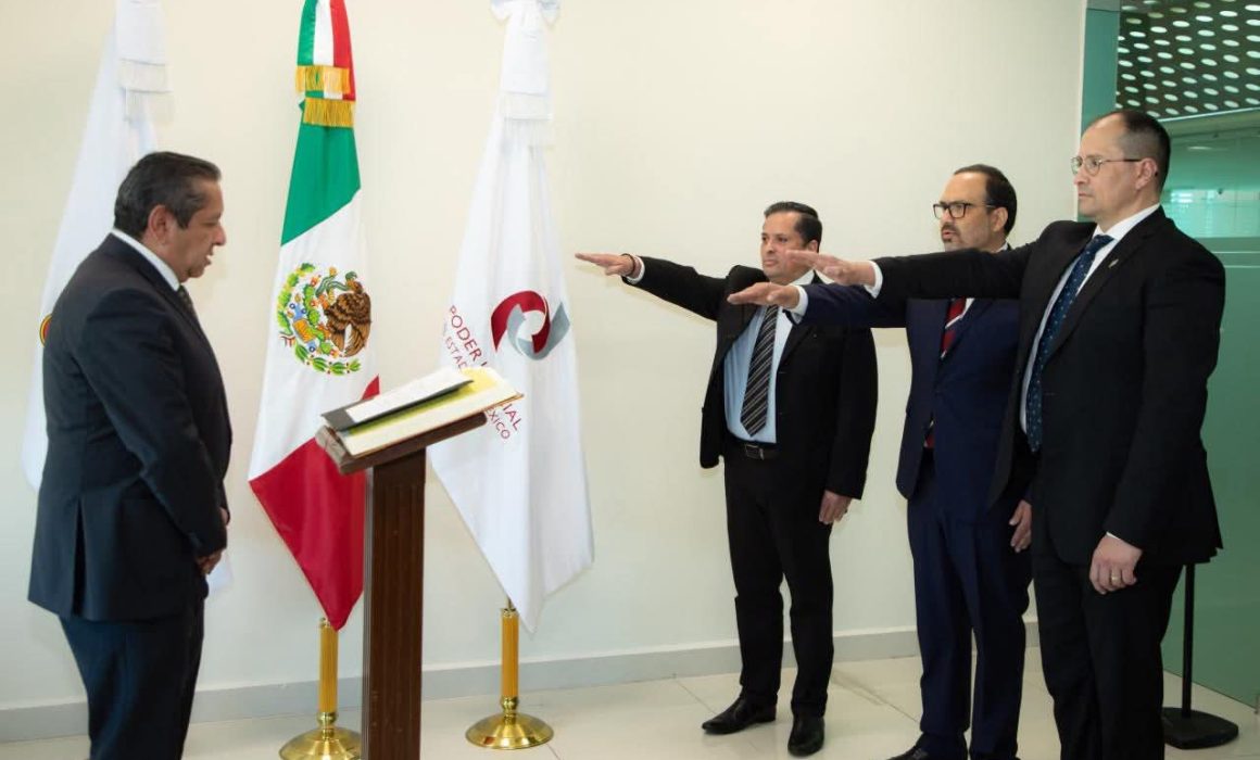 Rinden protesta nuevos miembros del Órgano de Administración Judicial