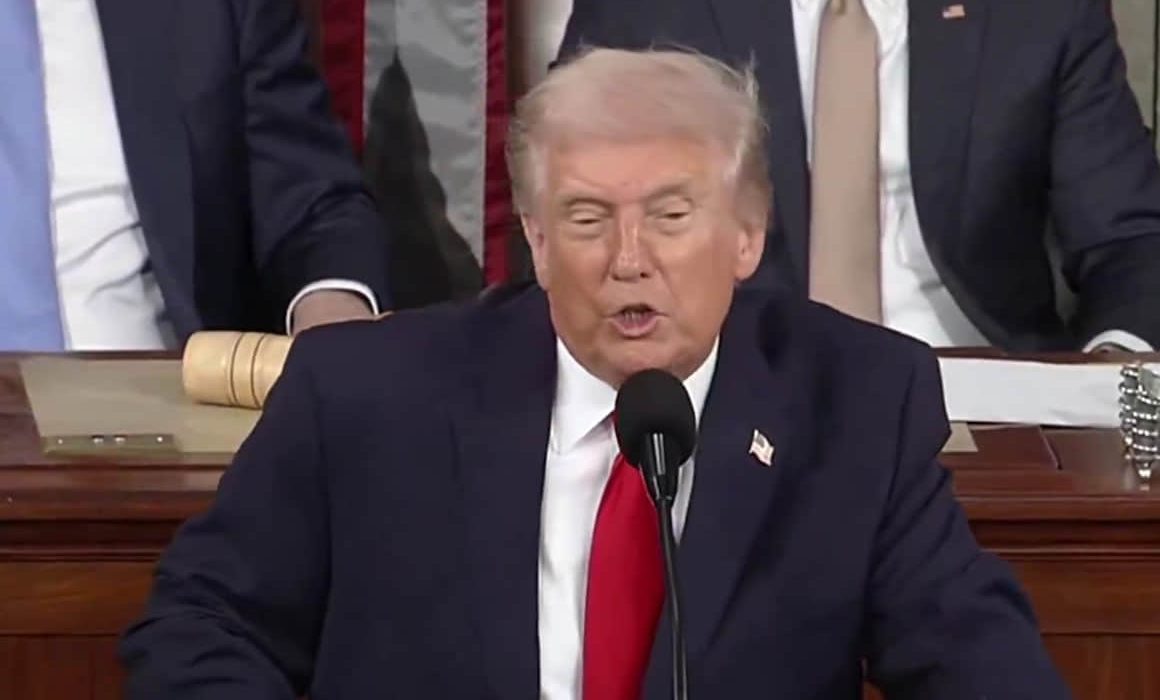 Se adjudica Trump operativo militar en México que abatió a El Mencho