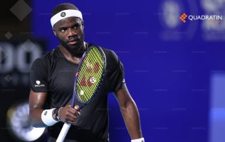 Sella Frances Tiafoe su pase a octavos de final en el Abierto de Tenis