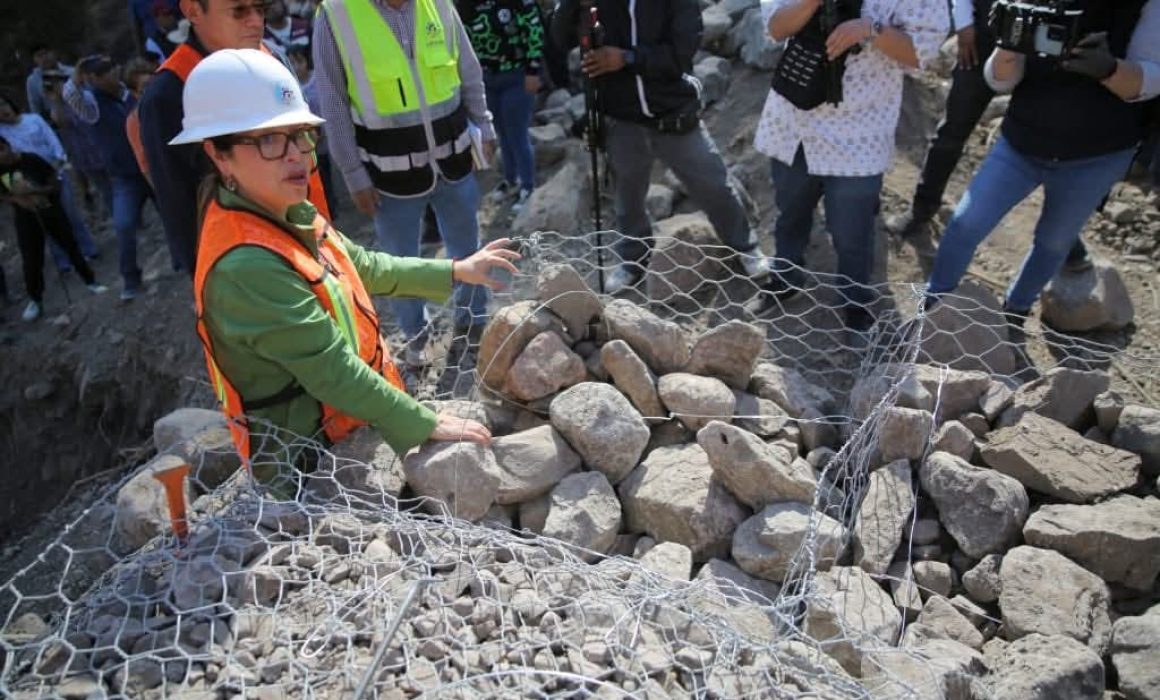 Supervisa Azucena Cisneros obras para prevenir inundaciones en Ecatepec