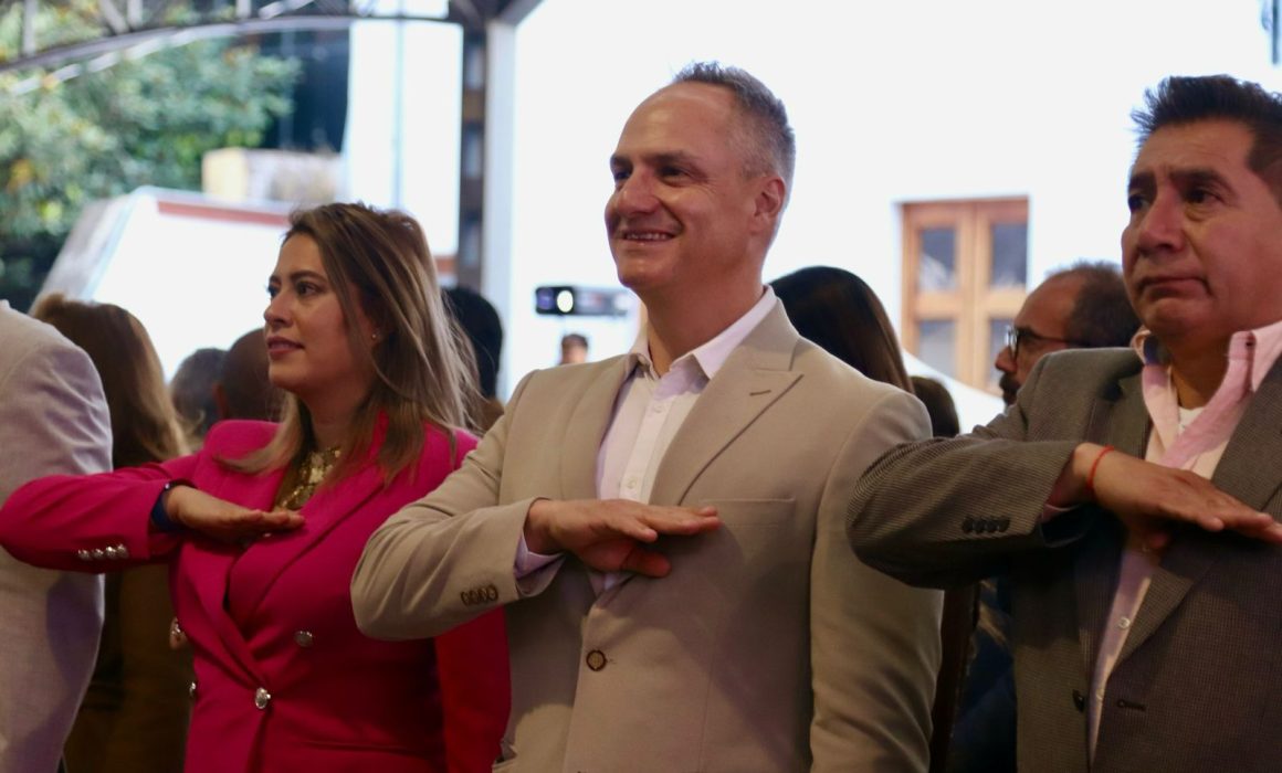 Va Jesús Cuanalo a la promulgación del Bando Municipal de Texcoco 2026