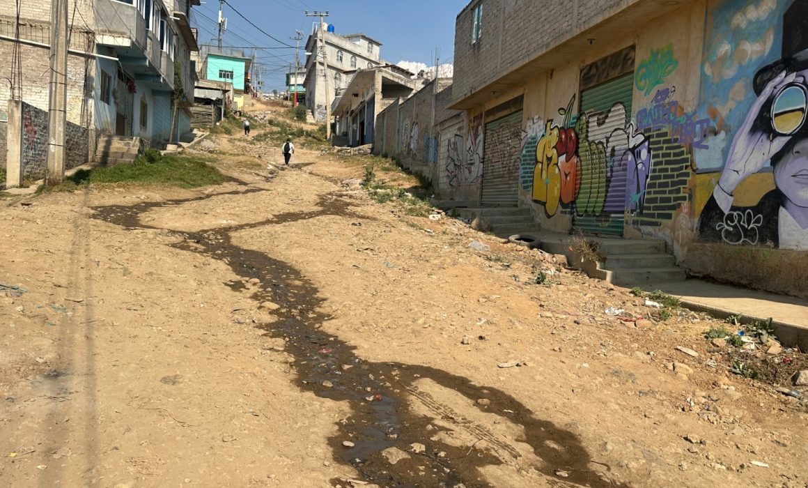 Exigen vecinos de La Paz drenaje y pavimentación en Ampliación Mariel
