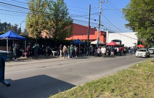 Acampan personas por boletos del Palenque de Metepec; denuncian reventa