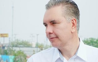 Acusa Waldo Fernández a Fiscalía de Nuevo León de montaje en su contra