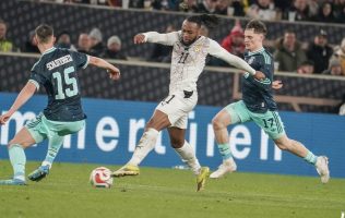 Alemania, apenas con lo justo, vence 2 por 1 a Ghana