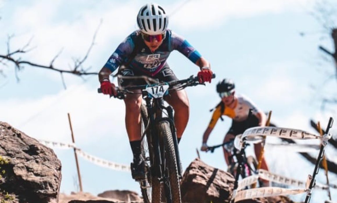Alista ciclista mexiquense torneo con apoyo de Michelle Núñez