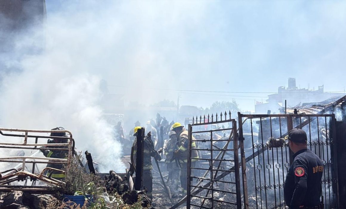 Apoya Tecámac a familia tras incendio que consumió su vivienda