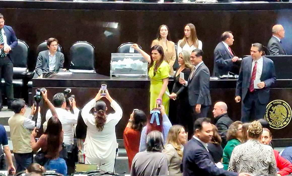 17. Aureliano Hernández Palacios, nuevo Auditor Superior