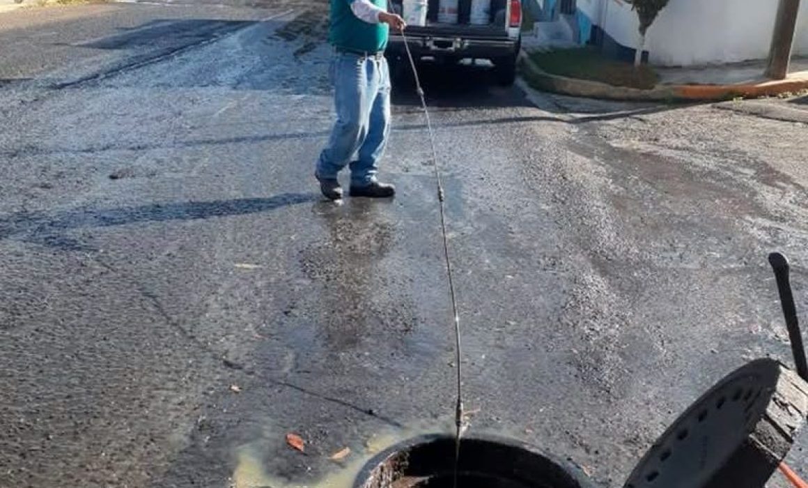 Avanza limpieza de drenajes para prevenir taponamientos en Atizapán