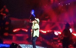 Canta Remmy Valenzuela hasta quedarse ronco