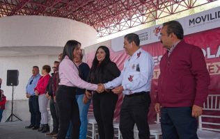 Capacita Semov a 602 mujeres como operadoras de transporte en Edomex