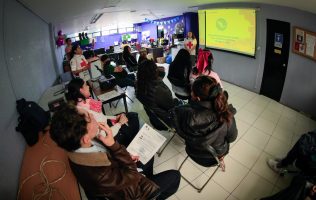 Capacitan en Naucalpan a mujeres para prevenir siniestros viales