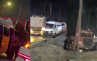 Causa severo tráfico choque entre tráiler y transporte público