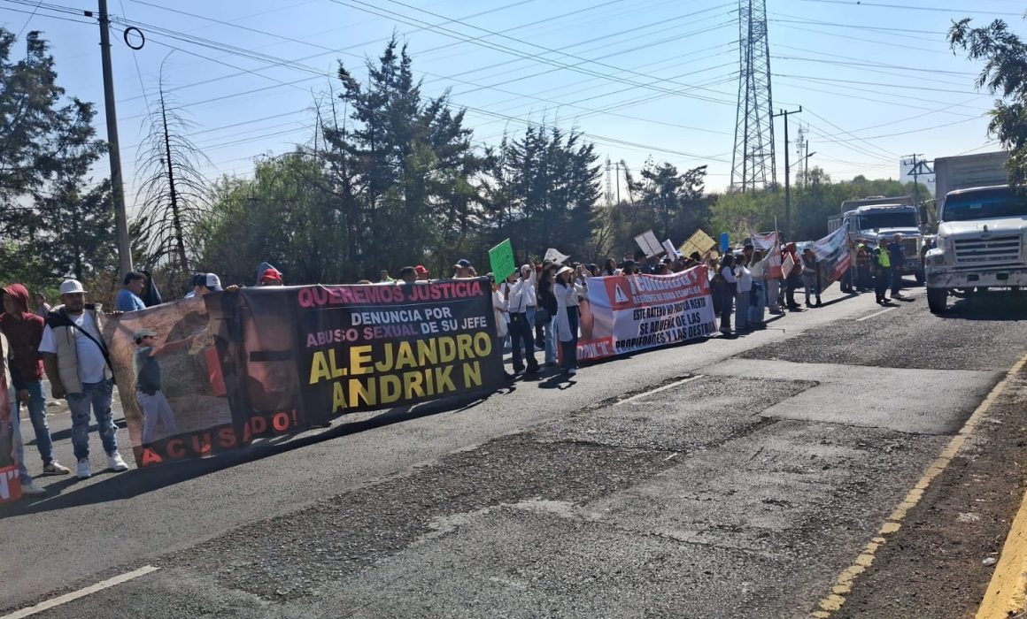 Cierran Atizapán para exigir justicia por joven asesinado en 2018