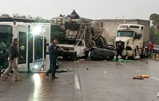Colapsa la México-Qro en Coyotepec por choques múltiples