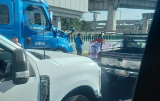 Colapsa la autopista México-Puebla; manifestantes toman caseta de Chalco