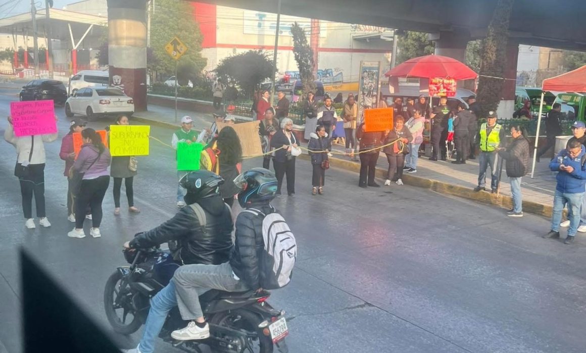 Colapsan Tultitlán y el Mexibús L2 por protesta en la Vía López Portillo