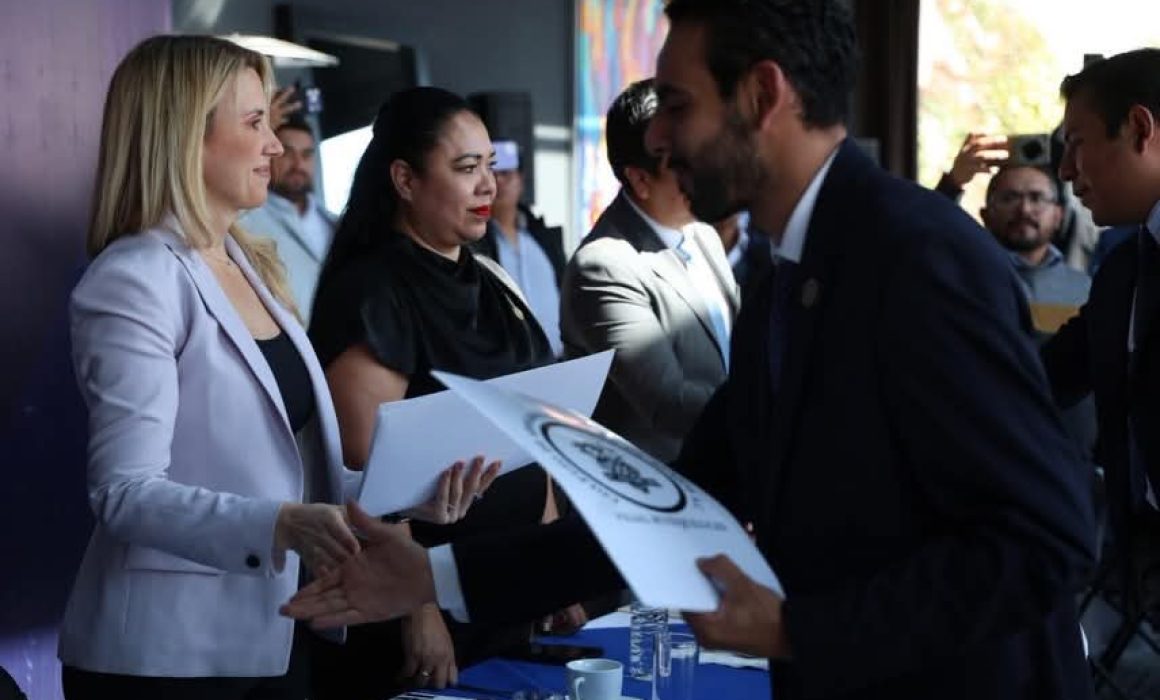 Consolida Romina Contreras alianza jurídica en Huixquilucan