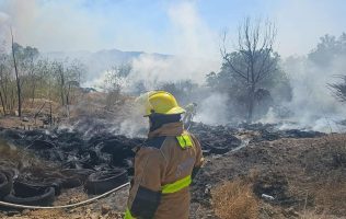 Controlan incendio en depósito de llantas en Huehuetoca