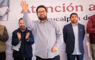 Convive alcalde de Naucalpan con jóvenes en estrategia Balón por la Paz