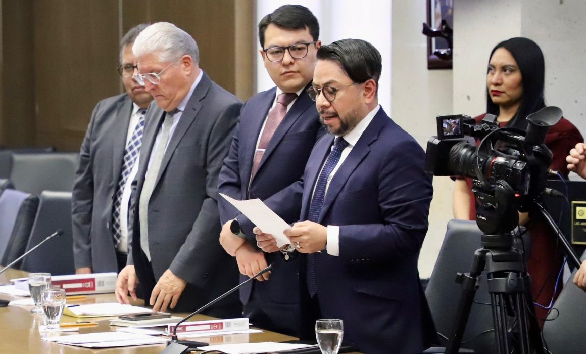 Defiende presidente municipal de Izcalli territorio en Congreso