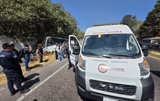 Deja un muerto y 9 lesionados autobús accidentalmente en Tlalmanalco