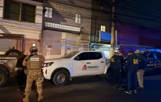 Desmantelan red de huachicol en Tlalnepantla; decomisan 25 mil litros