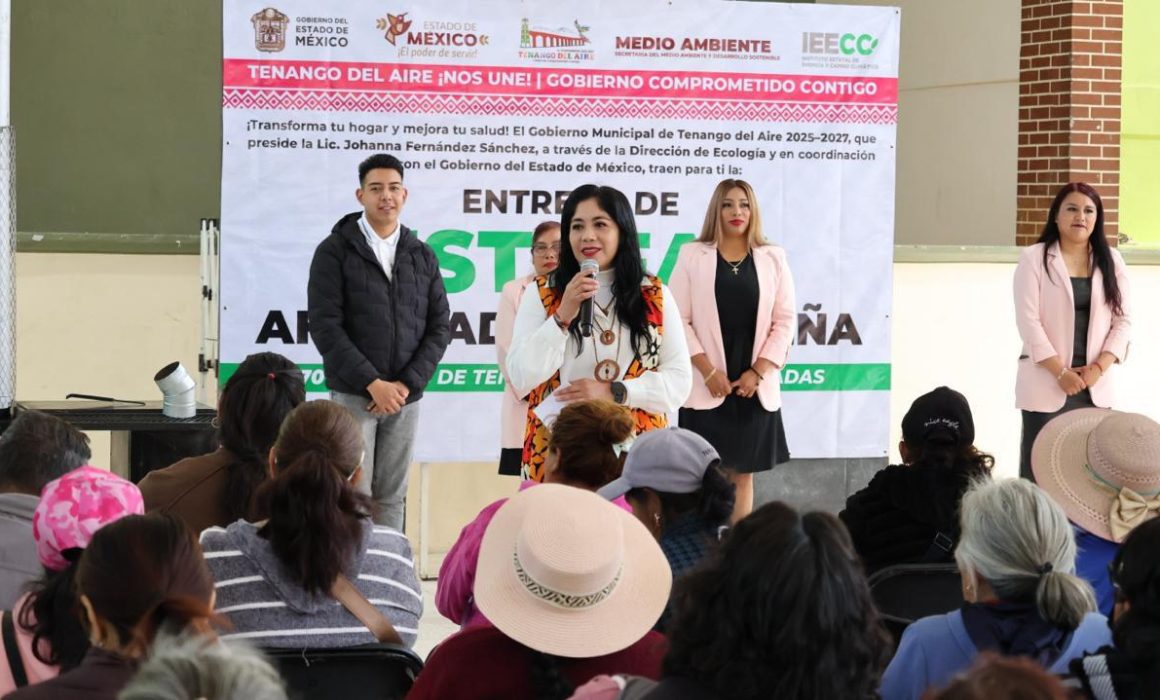 Despacha alcaldesa de Tenango del Aire sin título ni cédula profesional